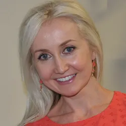 Dr Anna Richards