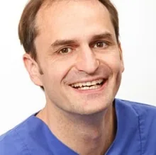 Dr. med. dent. M.Sc. M.Sc. Björn Lang