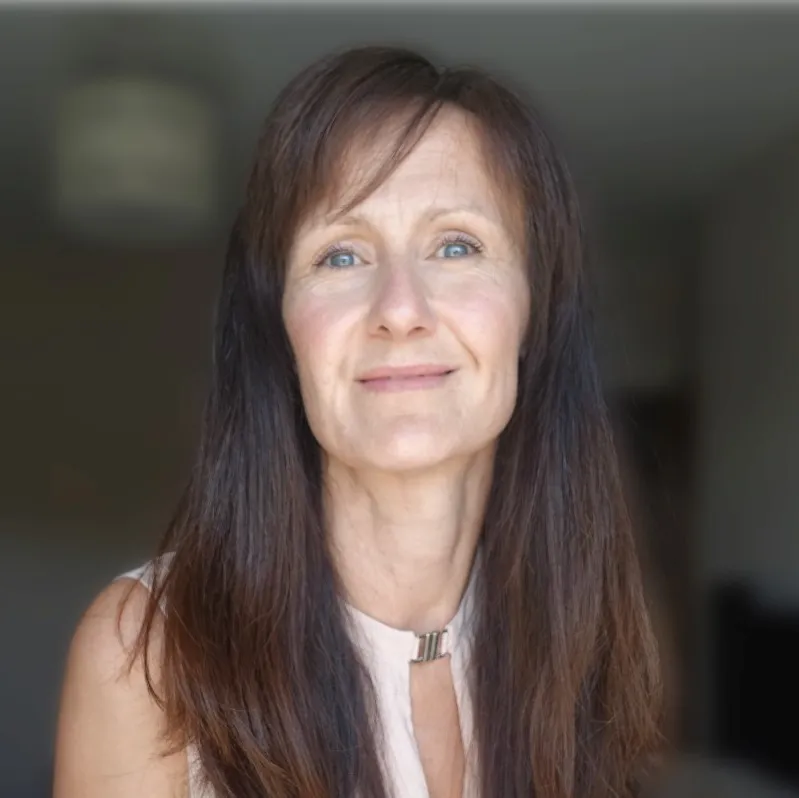 Miss Christine Hopfgarten