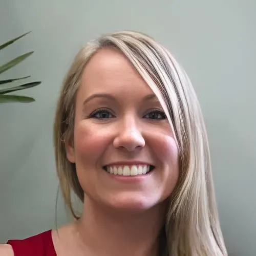 Dr Ashley Nisbet