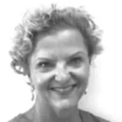 Dr Lyanne Pienaar