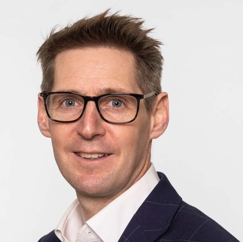 Dr Paul Farrant