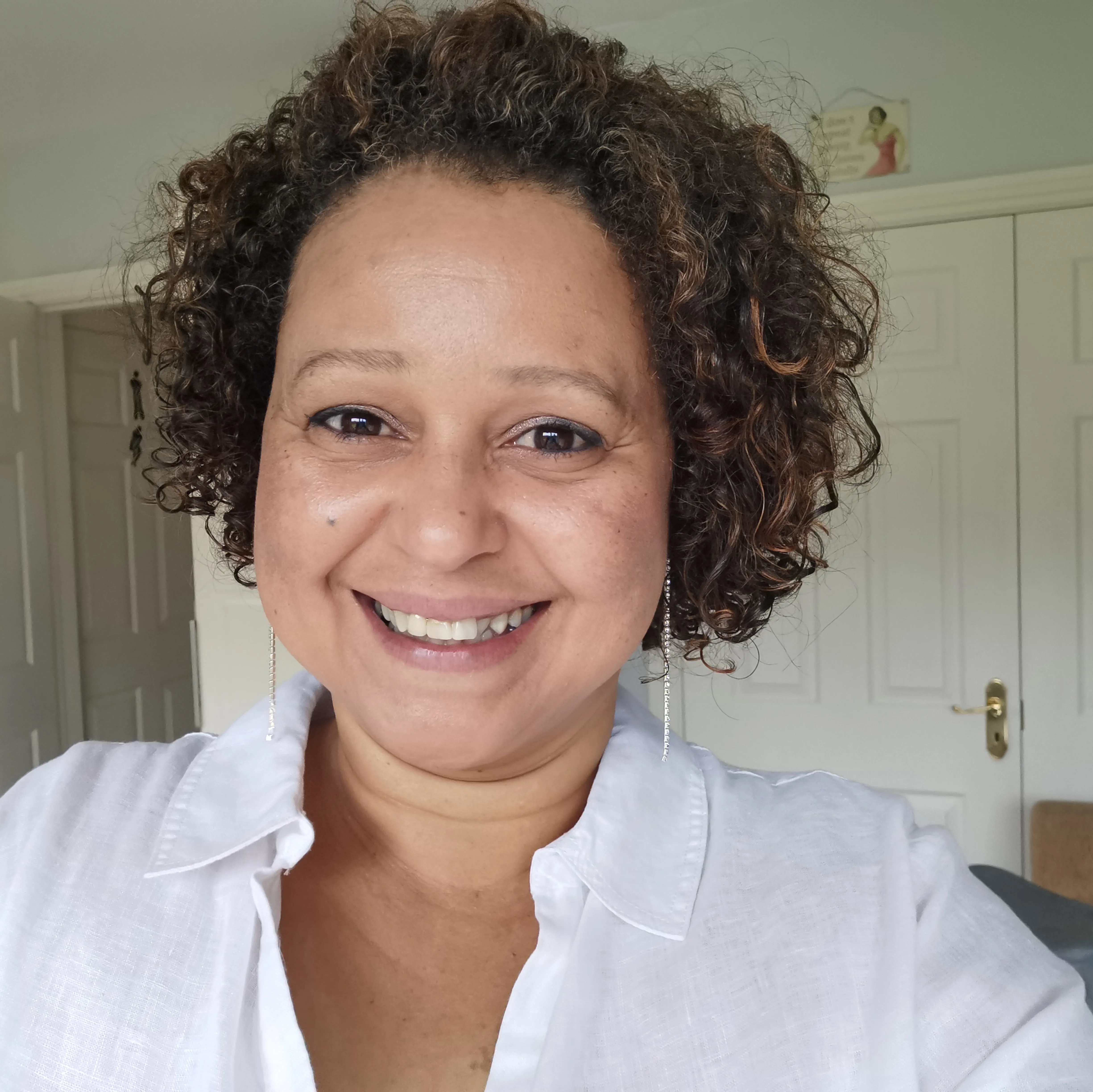 Ms Eliane Ferreira