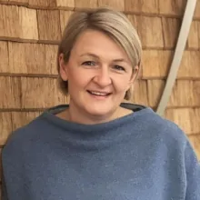 Helga Schuster