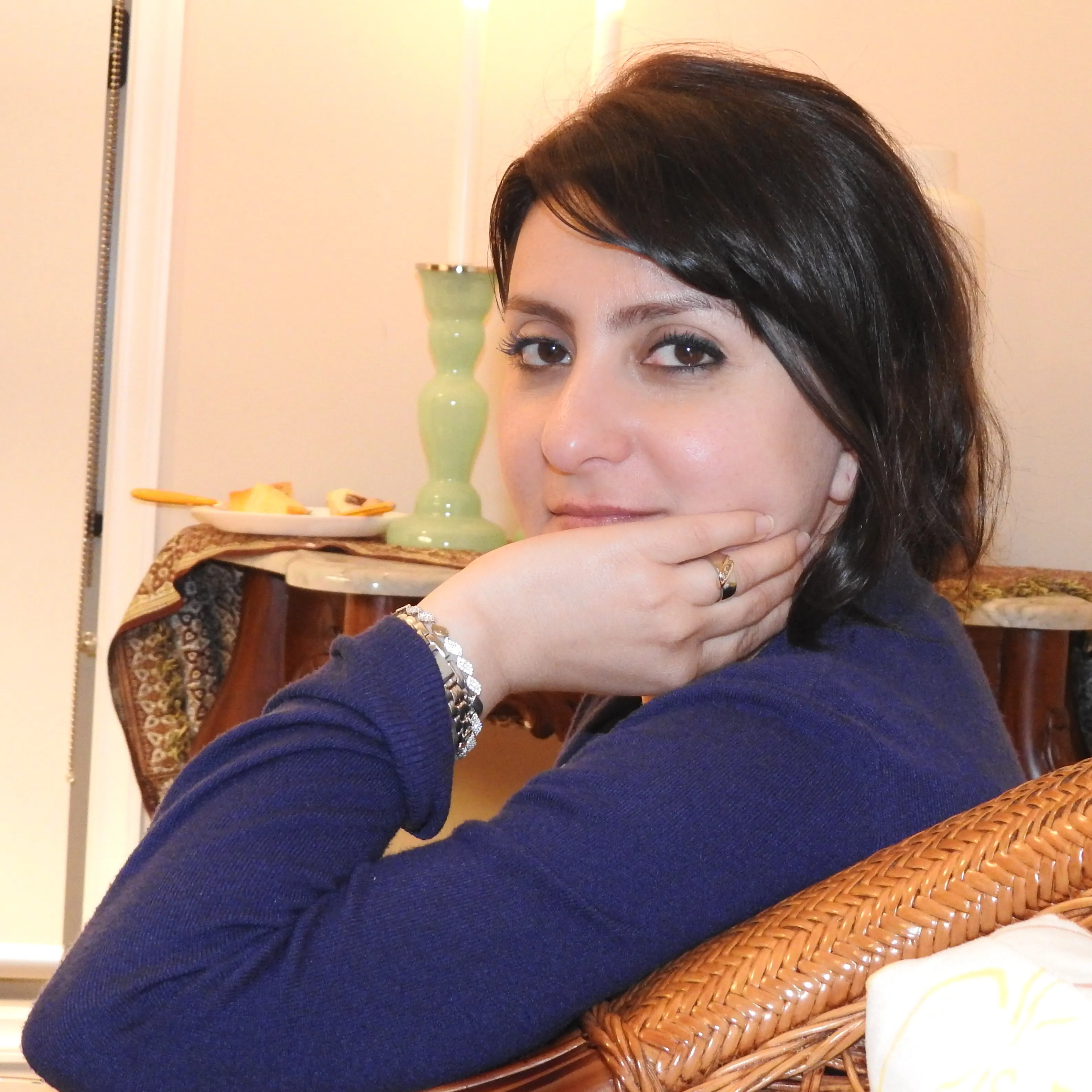 Dr Hoda Barazandeh