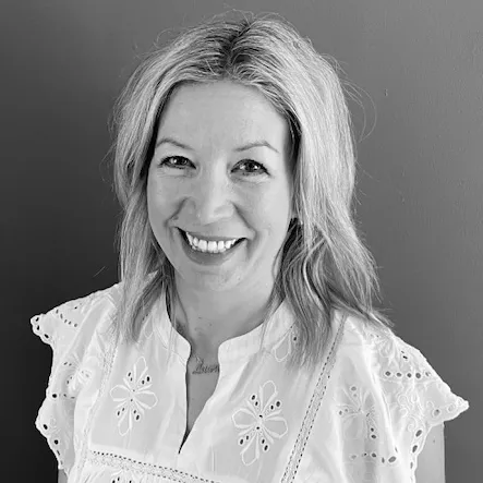 Dr. Laura O'Loghlen