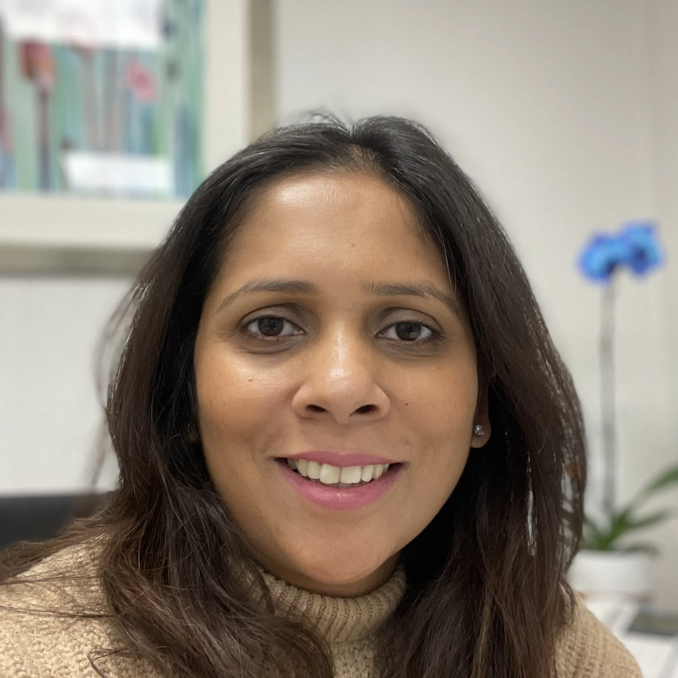 Dr. Marina Fernando