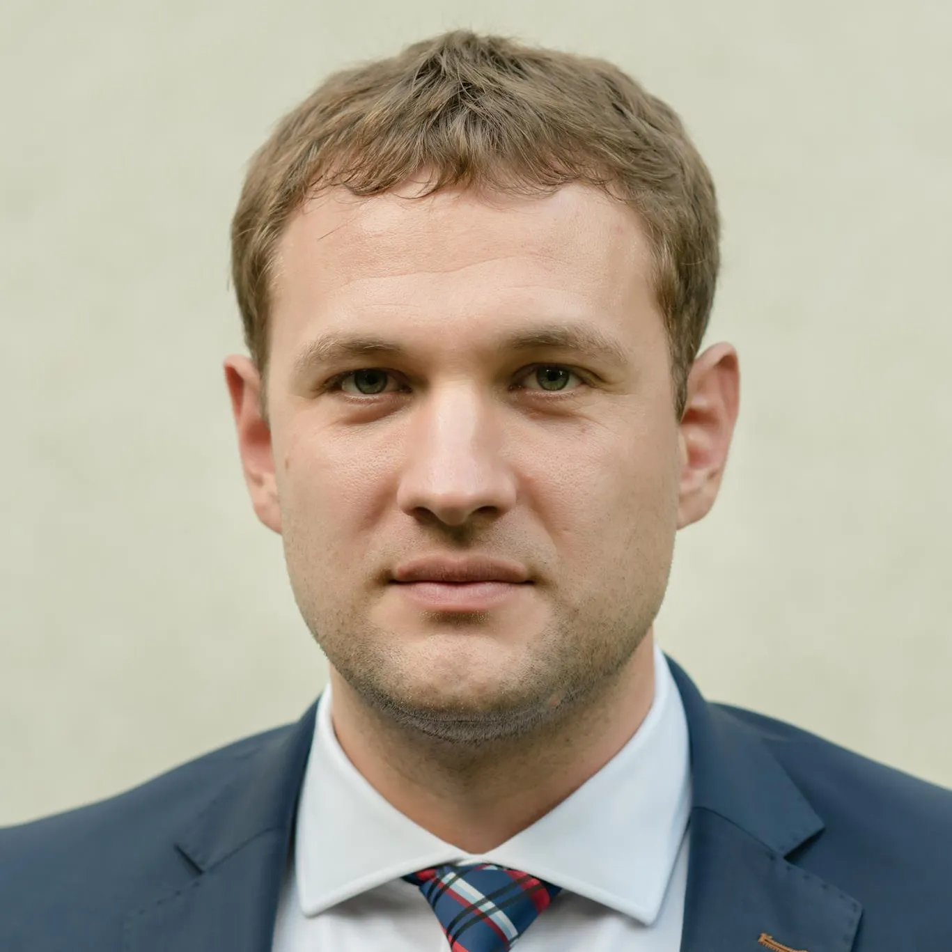 Dr. Martin Lužbeták