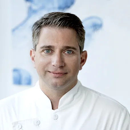 Dr Matthias Bolten