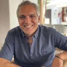 Dr. Mohsen Bayat