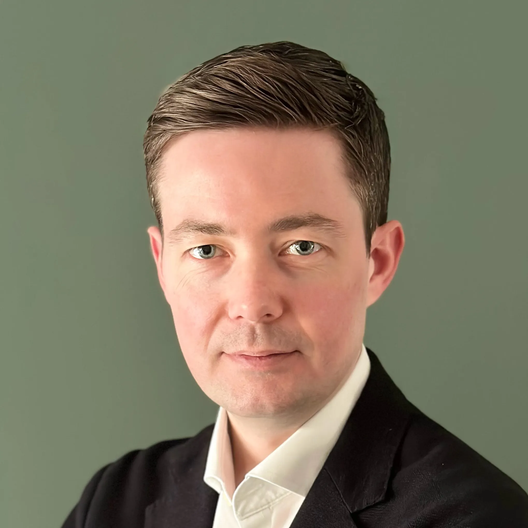 Mr Alastair Porteous