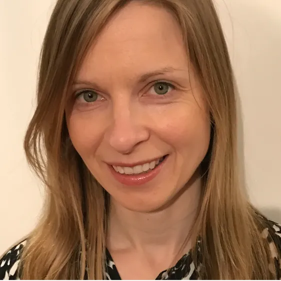 Dr Ola Niewiadomski