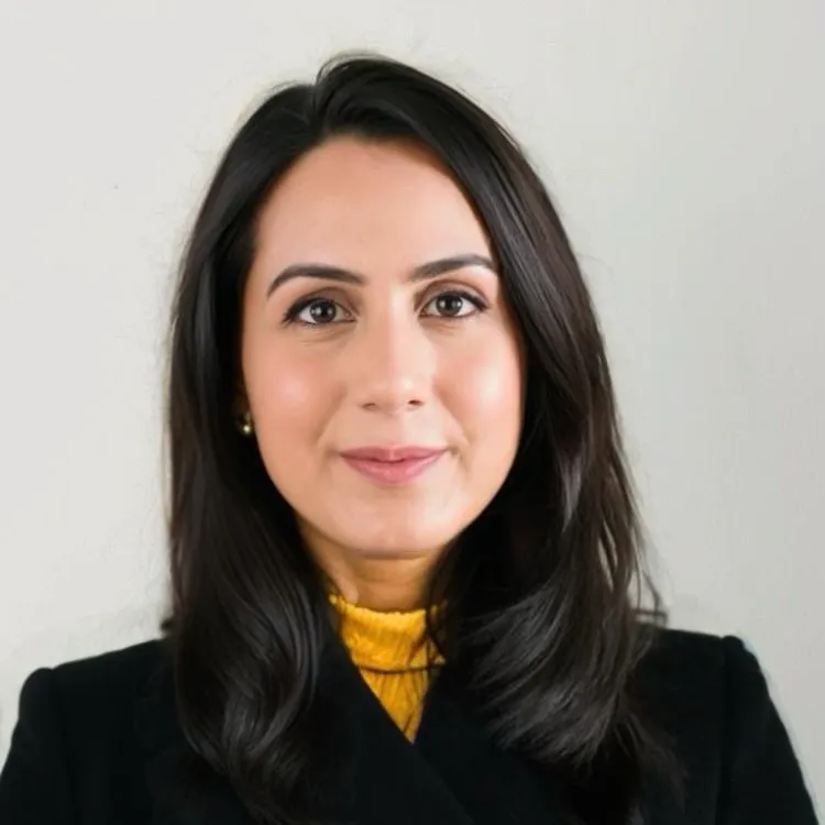 Dr Parastoo Babakinejad