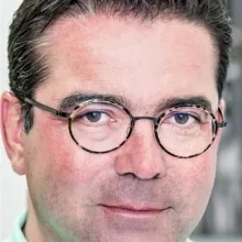 Dr. med. Robert Feld