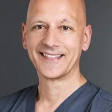 Dr. med. dent. M.Sc. Stefan Hochleitner