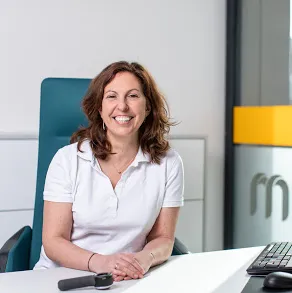 Dr Yvonne Ferenci